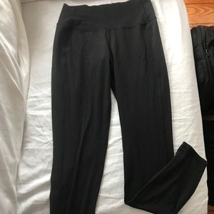Lululemon Leggings Size 8, loose fit below knee